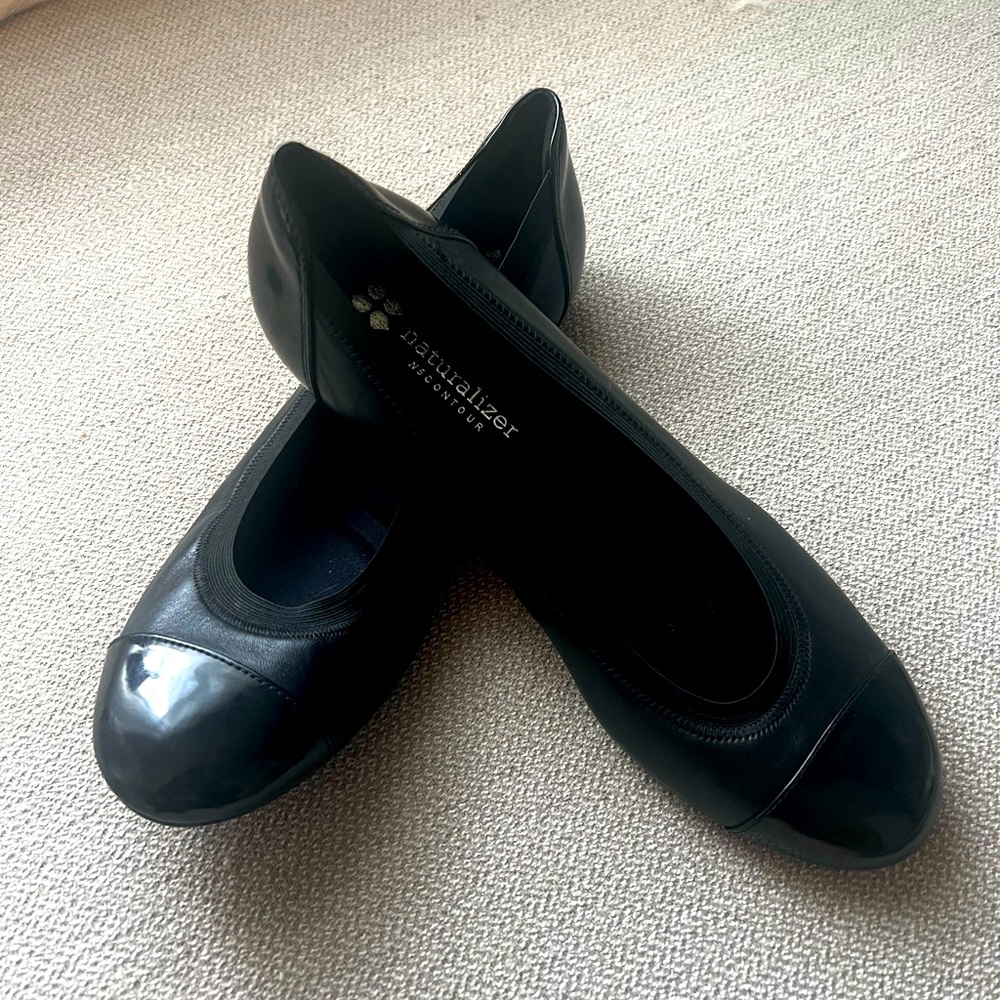 NATURALIZER BLACK BALLET FLATS * NEVER WORN * SIZE 8.5